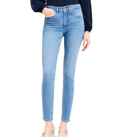 LOFT Mid Rise Curvy Skinny Jeans in Classic Mid Wash - 29 - Picture 9 of 9